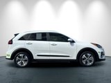 Certified 2022 Kia Niro EX image 3