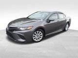 Used 2020 Toyota Camry SE image 2