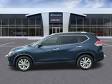 Used 2016 Nissan Rogue SV image 2