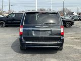Used 2014 Chrysler Town & Country Touring-L w/ Driver Convenience Group image 5