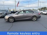 Used 2017 Toyota Camry SE image 3