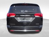 Used 2018 Chrysler Pacifica Touring-L image 4