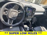 Used 2023 Volvo XC40 B5 Ultimate image 3