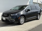 Used 2023 Chrysler Pacifica Touring-L image 3