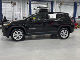 Used 2024 Jeep Compass Sport image 2