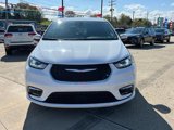 Used 2023 Chrysler Pacifica Touring-L image 3