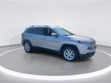 Used 2018 Jeep Cherokee Latitude Plus w/ Cold Weather Group image 2