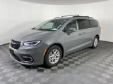 Used 2022 Chrysler Pacifica Touring-L image 4