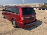Used 2016 Chrysler Town & Country Touring w/ Driver Convenience Group image 4