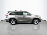 Used 2015 Toyota Highlander XLE image 4