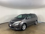 Used 2017 Toyota Sienna LE image 2