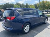 Used 2017 Chrysler Pacifica Touring image 5