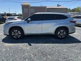 Used 2020 Toyota Highlander XLE image 2