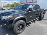Used 2018 Toyota Tacoma TRD Off-Road image 2