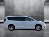 Used 2022 Chrysler Pacifica Touring-L image 4