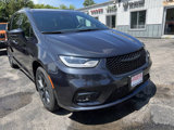 Used 2021 Chrysler Pacifica Touring-L w/ Uconnect Theater Family Group image 3