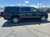 Used 2019 Chevrolet Suburban LT image 2