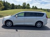 Used 2017 Chrysler Pacifica Touring-L w/ Tire & Wheel Group image 5