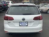 Used 2017 Volkswagen Golf SE image 4