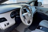 Used 2014 Toyota Sienna XLE image 2