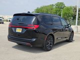 New 2025 Chrysler Pacifica Limited image 3