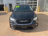 Used 2023 Chrysler Pacifica Touring-L image 2