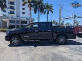 Used 2021 Nissan Titan SV w/ SV Convenience Package image 5
