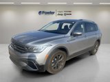 Used 2023 Volkswagen Tiguan SE image 2