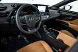 Used 2025 Lexus ES 350 w/ Premium Package image 4