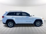 Used 2020 Jeep Grand Cherokee Laredo image 4