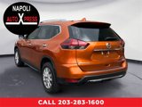 Used 2018 Nissan Rogue SV image 3