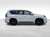 Used 2023 Lexus GX 460 Luxury w/ Sport Design Package image 2