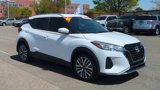 Used 2023 Nissan Kicks SV image 2