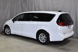 Used 2023 Chrysler Pacifica Touring-L image 6