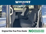Used 2023 Chrysler Voyager LX image 5