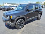 Used 2023 Jeep Renegade Trailhawk w/ Trailhawk Elite Group image 5