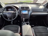Used 2019 Ford Explorer XLT image 5