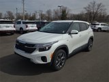 Used 2024 Kia Seltos LX image 2