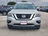 Used 2019 Nissan Pathfinder SV image 2