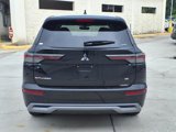 New 2025 Mitsubishi Outlander SE image 4
