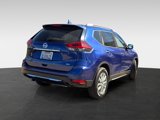 Used 2018 Nissan Rogue SV image 4