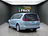 Used 2023 Chrysler Pacifica Touring-L image 2