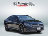 Used 2024 Volkswagen Jetta SE w/ Panoramic Sunroof Package image 2