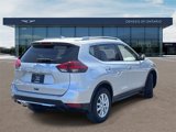 Used 2020 Nissan Rogue SV image 4