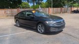 Used 2024 Volkswagen Jetta SE image 2