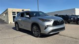 Used 2021 Toyota Highlander Platinum image 2