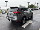 Used 2018 Nissan Rogue SV w/ Sun & Sound Touring Package image 3