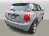 Used 2017 MINI Cooper 2-Door Hardtop image 4