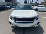 Certified 2022 Kia Seltos EX image 2