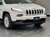 Used 2016 Jeep Cherokee Sport image 3